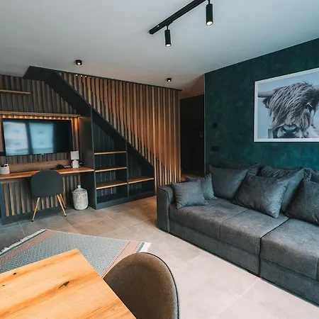 Pohorska Kavarna בית הארחה 3*