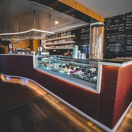 Pohorska Kavarna בית הארחה מריבור